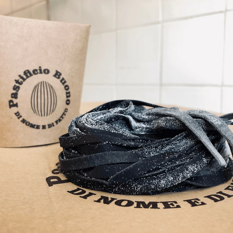 Fettuccine al Nero di Seppia (€/etto)