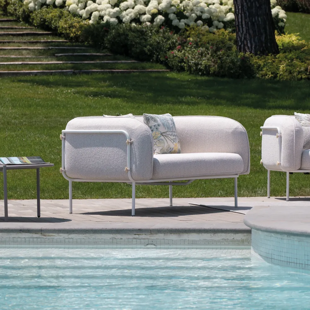 Robusto per Uso Intensivo Divano 2 posti tessuto imbottito da esterno "Alamari" struttura metallo cm 170x87 74h