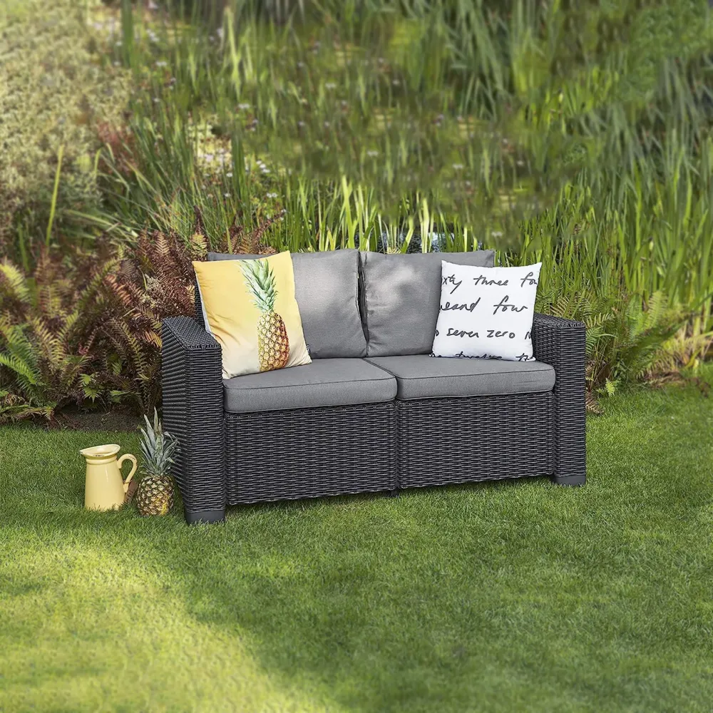 Divano 2 posti resina "California" effetto rattan con cuscini cm 141x68 72h