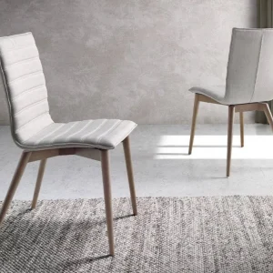 SEDIA RIVESTITA TESSUTO CON GAMBE LEGNO COLOR NOCE ANGEL CERDA