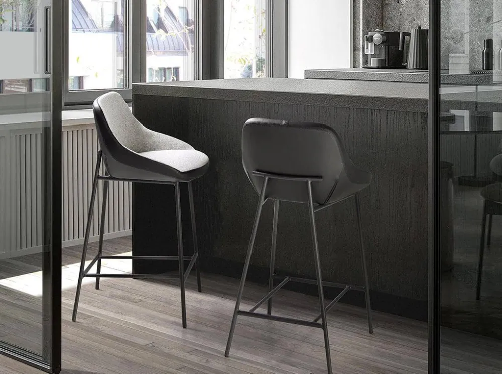 SGABELLO RIVESTITO TESSUTO ED ECOPELLE CON GAMBE ACCIAIO NERO ANGEL CERDA