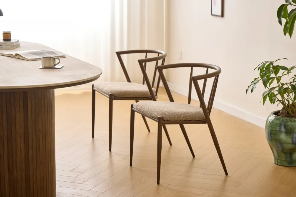 Bella Sedia da pranzo - Look rovere fumé con seduta imbottita sabbia