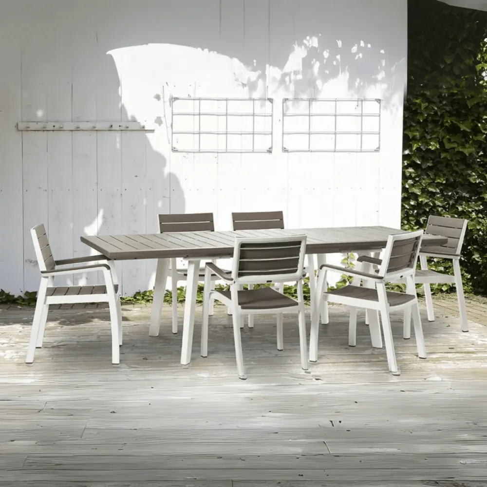 Set di sedie impilabili con braccioli "Harmony" resina effetto legno da giardino cm 58x58 86h Capaldo