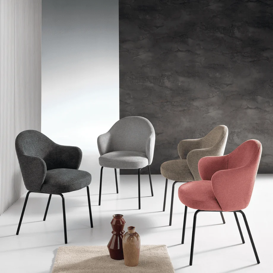 Set 4 sedie imbottite "Seta" con braccioli arrotondati cm 57x56 83h Capodarte