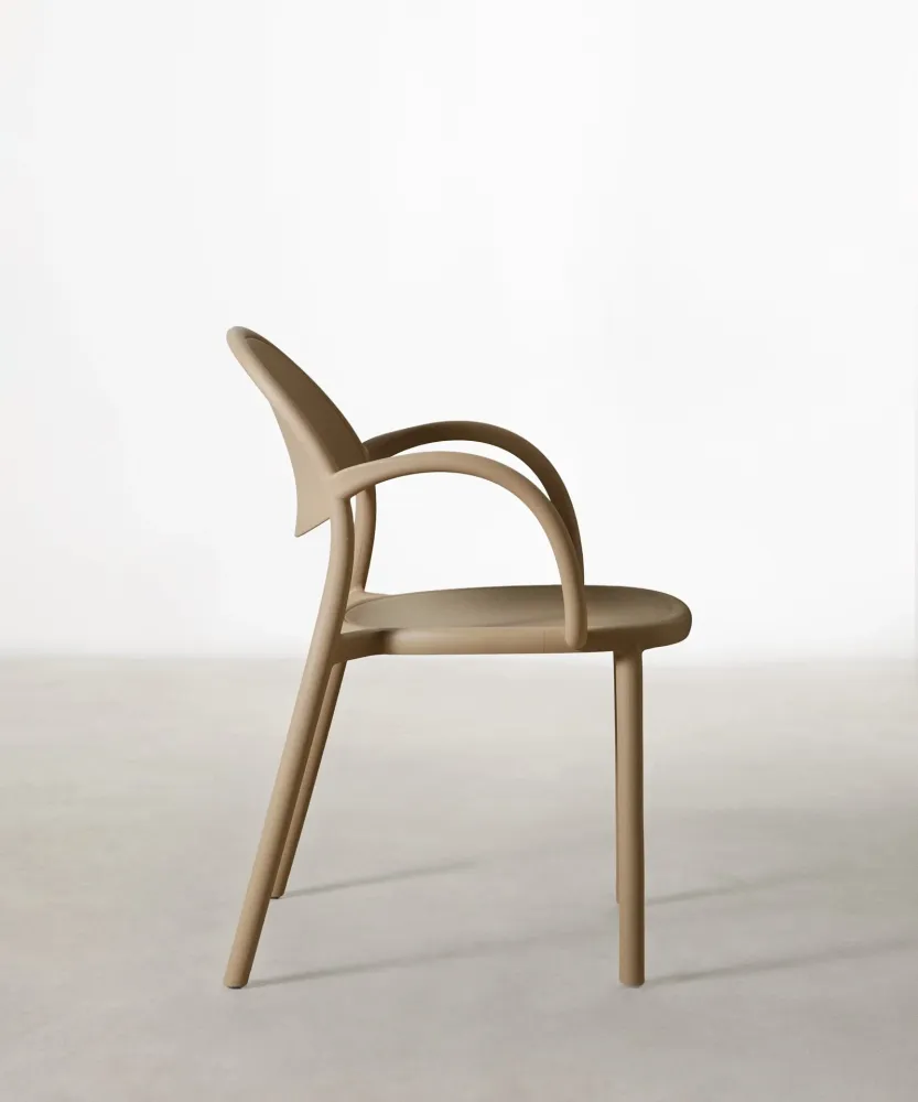 Chaise en Polypropylène avec Accoudoirs Cala