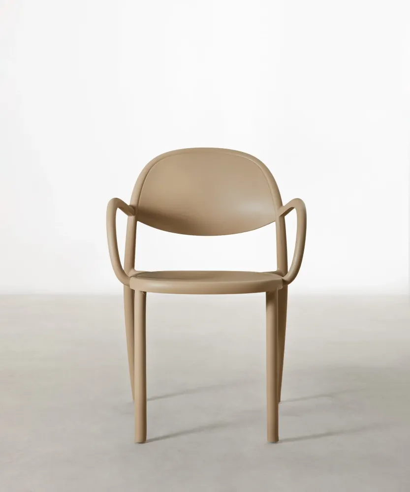 Chaise en Polypropylène avec Accoudoirs Cala