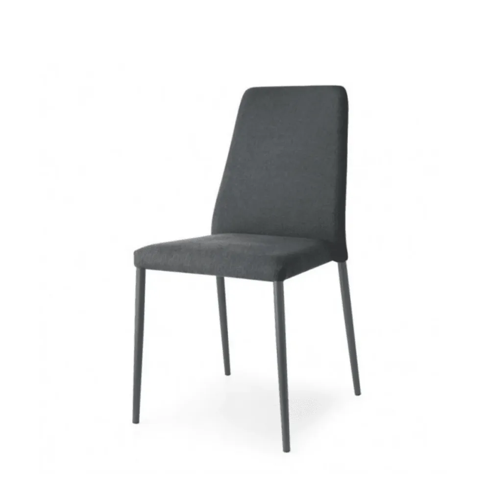 Set di sedie moderne da soggiorno "Club" con seduta e schienale imbottiti cm 47x57 91h Connubia