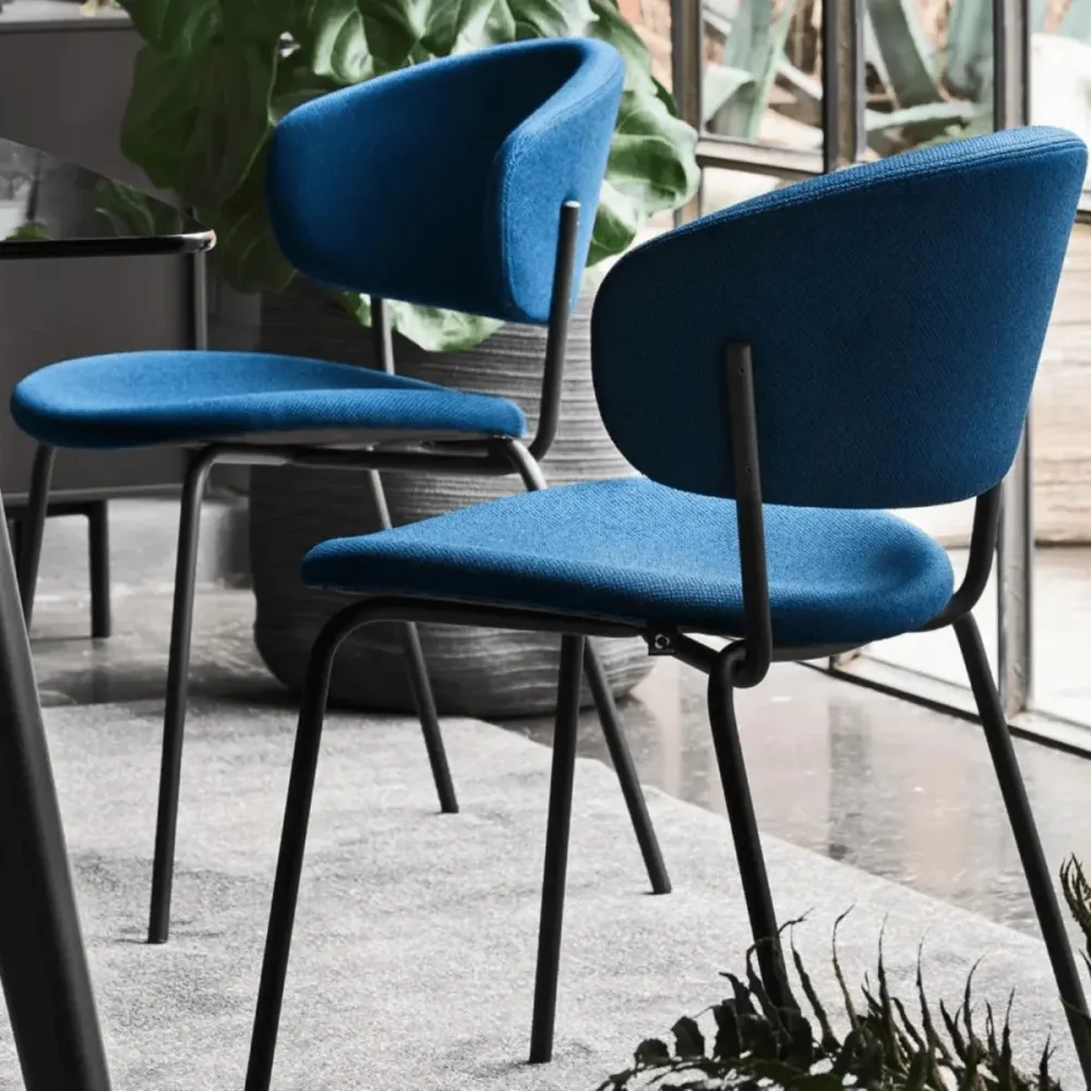 Set di sedie moderne da soggiorno "Desy" metallo con seduta imbottita cm 49,5x57 78h Connubia