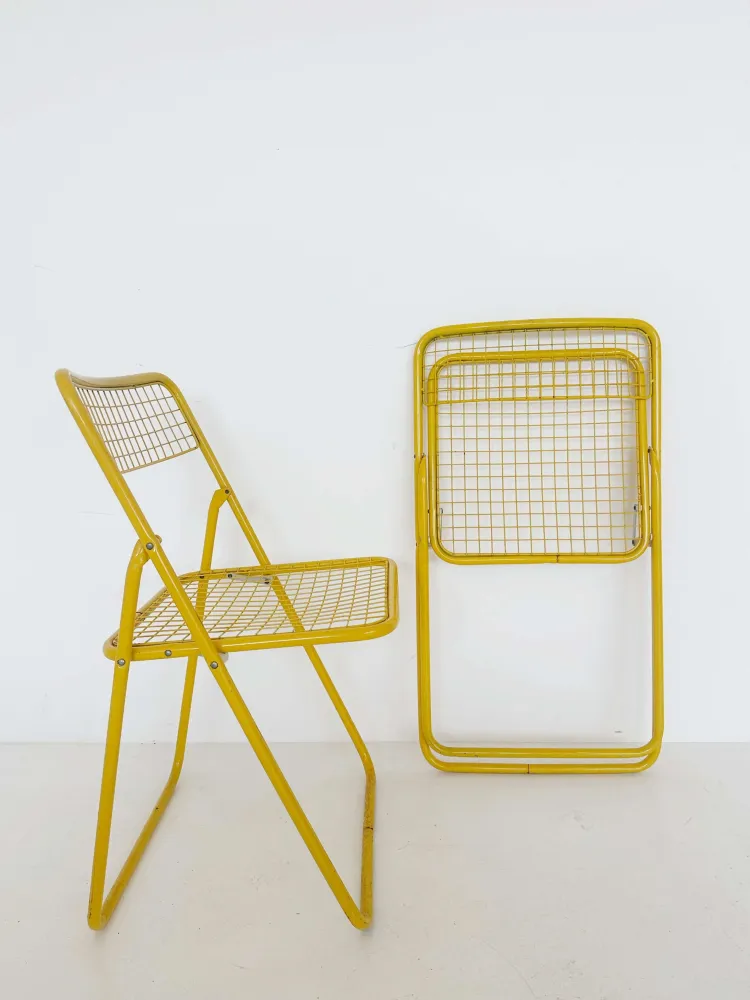 Coppia sedie Ted Net Gialle di Niels Gammelgaard per Ikea 1980