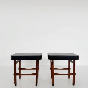 Coppia di sgabelli / sedute legno e skai nero, anni ’50–’60