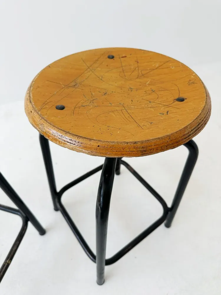 Coppia sgabellini industriali