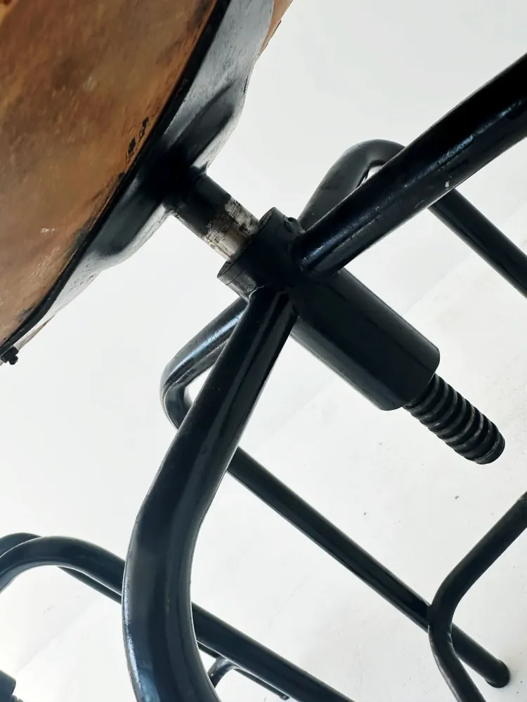 Coppia sgabellini industriali