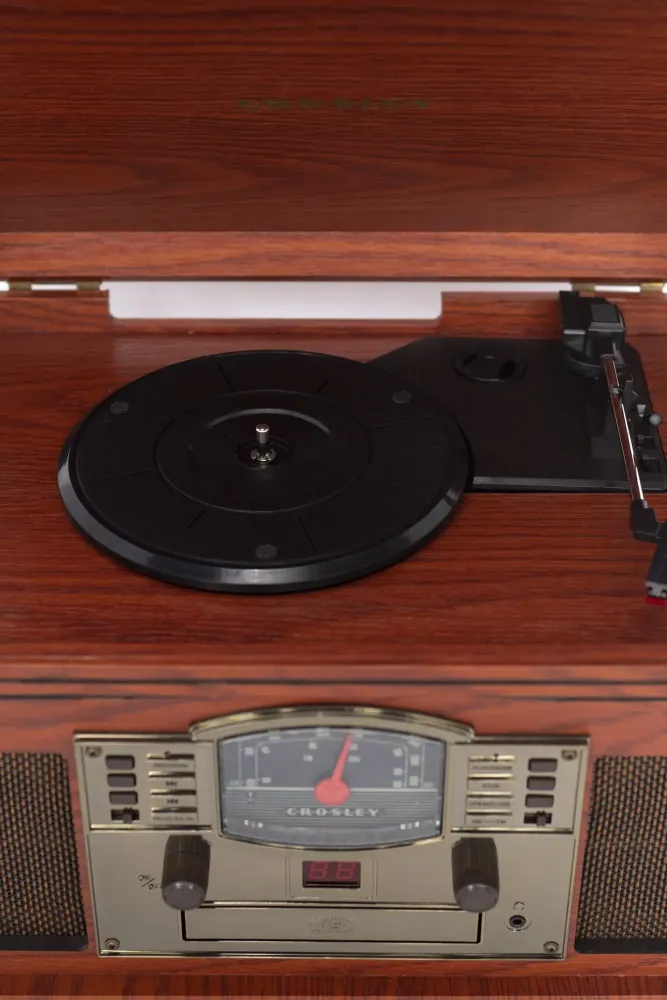 Lancaster Entertainment Center - CR42D-PA | Paprika Crosley Radio Europe