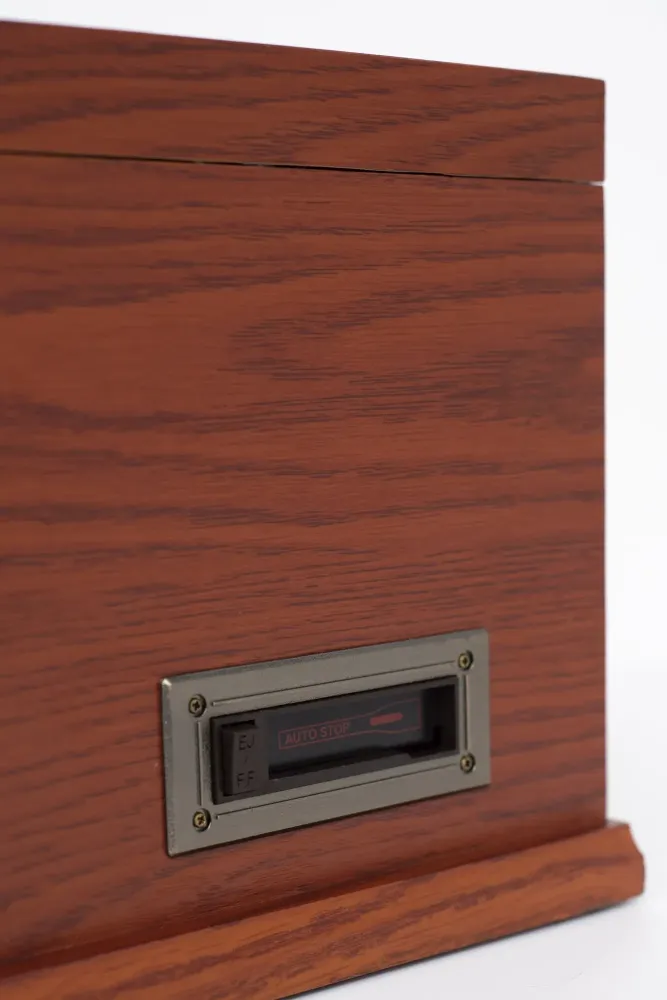 Lancaster Entertainment Center - CR42D-PA | Paprika Crosley Radio Europe