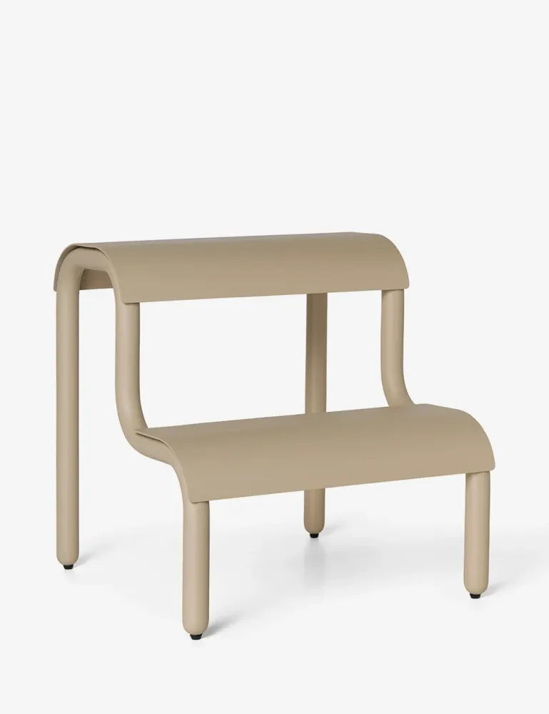 sgabello con gradino alto Ferm Living