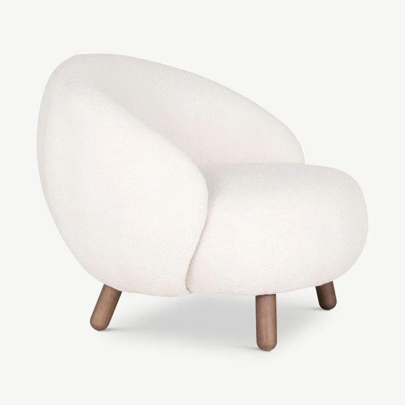 Poltrona Elena, struttura Bouclé bianco e gambe effetto noce Furnicher