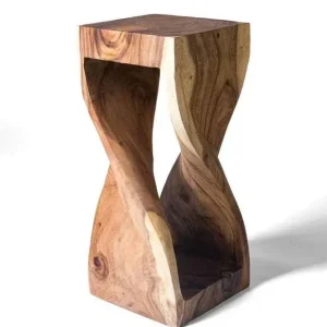 Sgabello legno di teak naturale Baron, realizzato mano con finitura naturale halo