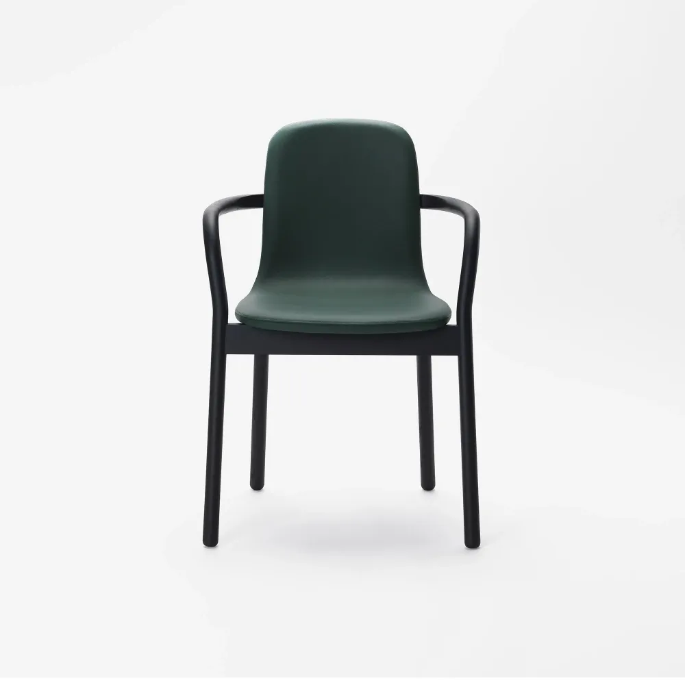 HUG ARMCHAIR Frassino laccato nero