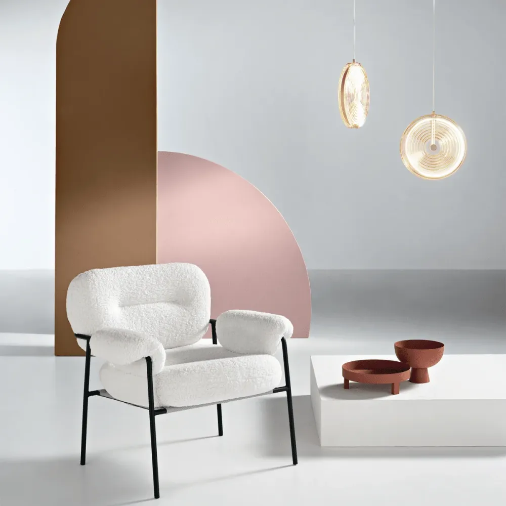 Poltrona moderna tessuto bouclè "Mira" con struttura metallo nero cm 80x79 75h ikone