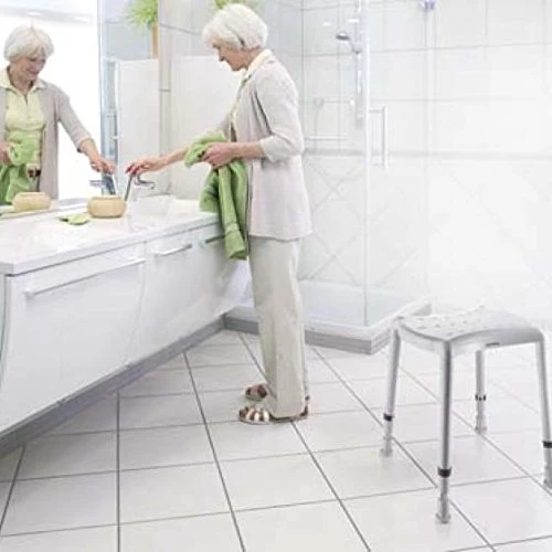 Sgabello Doccia - Invacare Aquatec DOT - Sgabello Bagno per Anziani - Sedia Doccia - Regolabile Altezza - Piedini Antisciv...