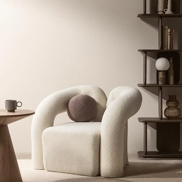 Poltrona imbottita SELLEL, beige chiaro, bouclé, forme arrotondate NOVA NOOK
