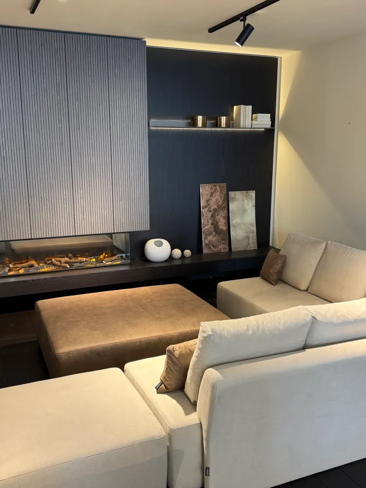 1. Pagamento Outlet- Divano ad angolo modulare Amy con funzione letto - Individuell Showroom Milano