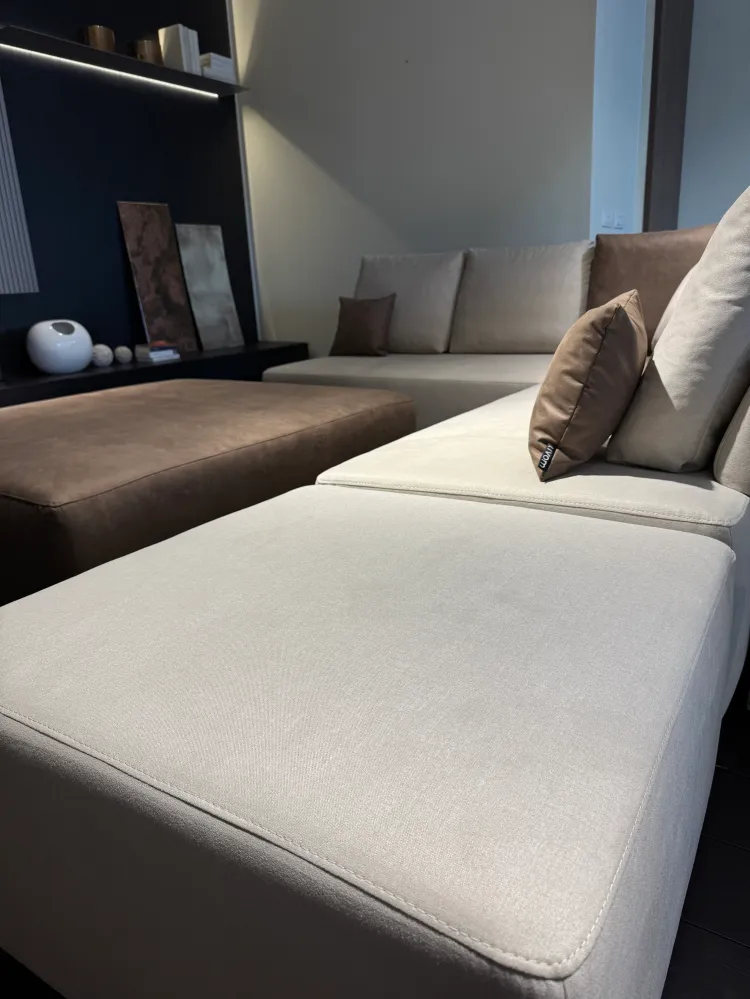 1. Pagamento Outlet- Divano ad angolo modulare Amy con funzione letto - Individuell Showroom Milano