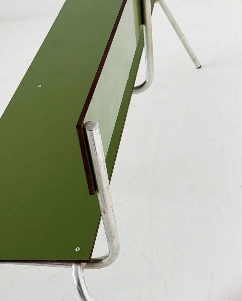 Panchina metallo verde con struttura tubolare