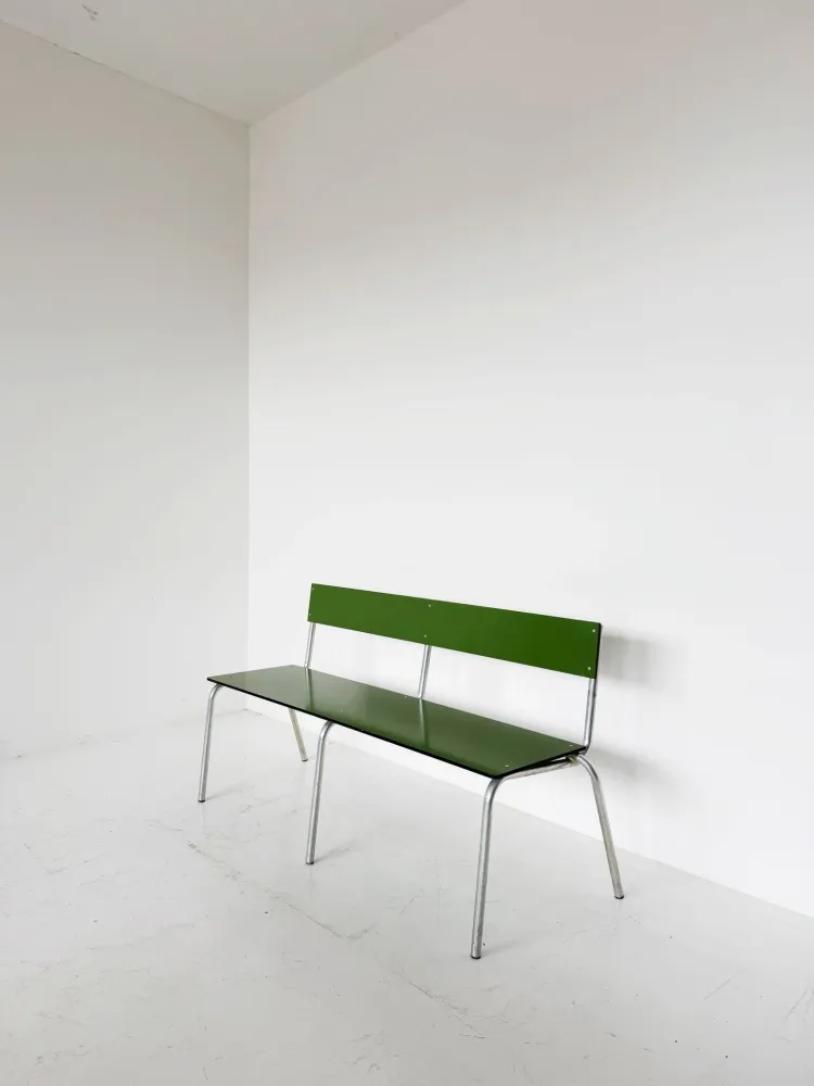 Panchina metallo verde con struttura tubolare