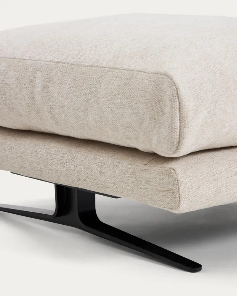 Poggiapiedi Veliro ciniglia beige con gambe acciaio nero, 85 x 90 cm, FSC Mix Credit
