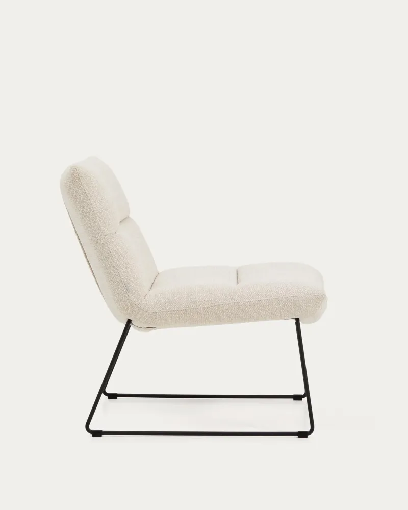 Poltrona Asen ciniglia beige con gambe acciaio nero FSC 100%