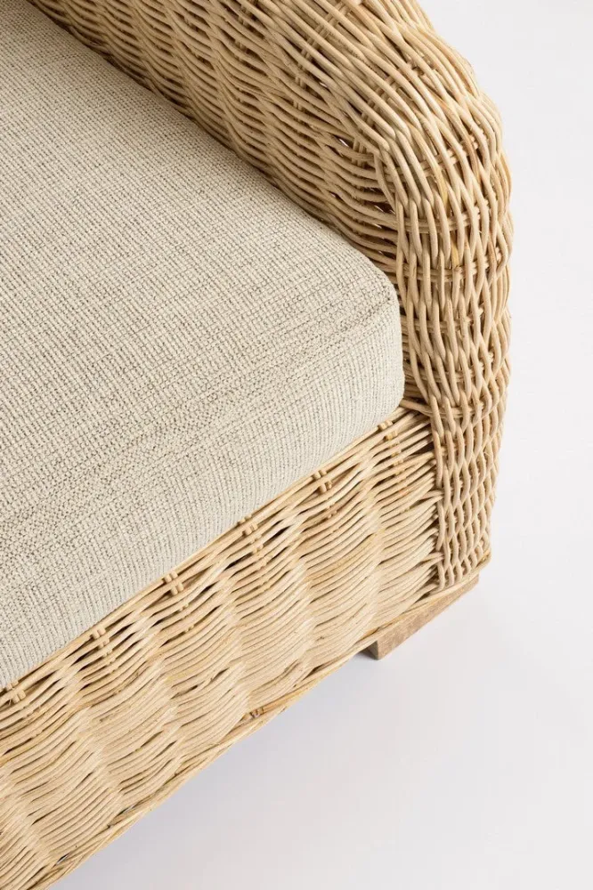 Poltrona "Cadice" struttura rattan con cuscini per interno