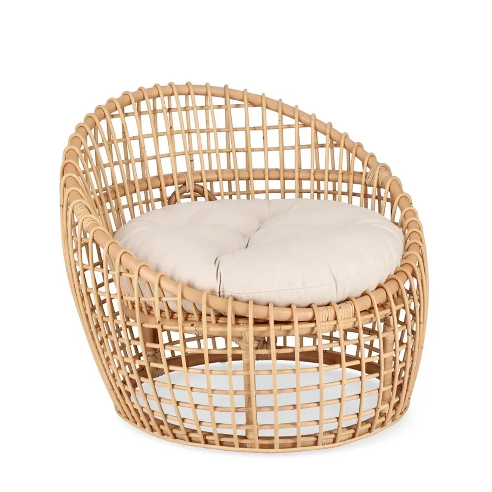 Poltrona "Camaleonte" con struttura rattan e cuscino