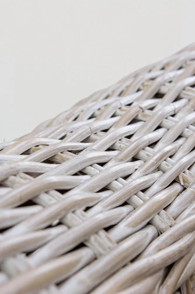 Poltrona "Coba" struttura rattan intreccio kubu per interno