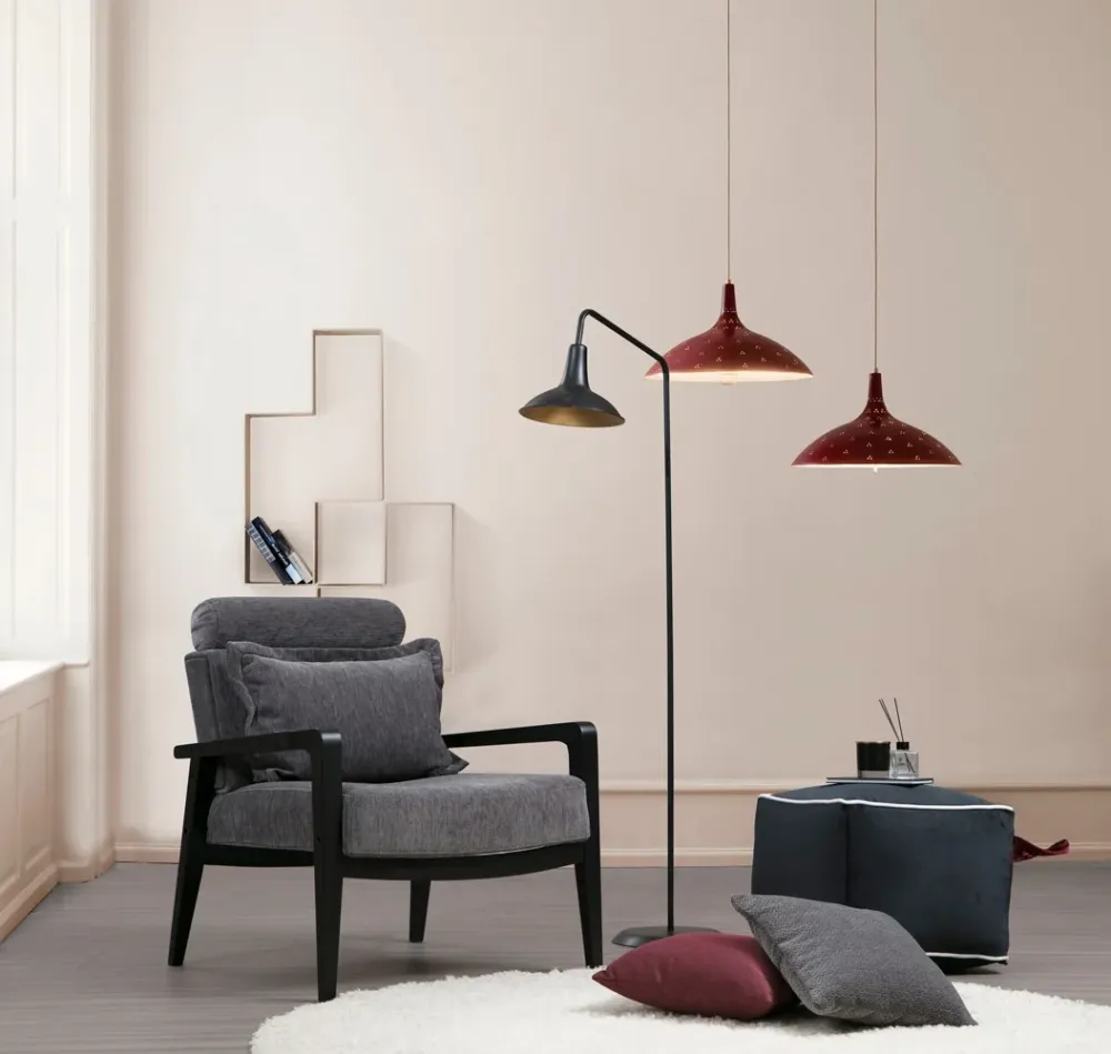 Poltrona con braccioli legno nero imbottita e rivestita tessuto grigio cm 77x84x90h
