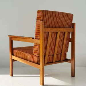 Poltrona legno massello con rivestimento righe