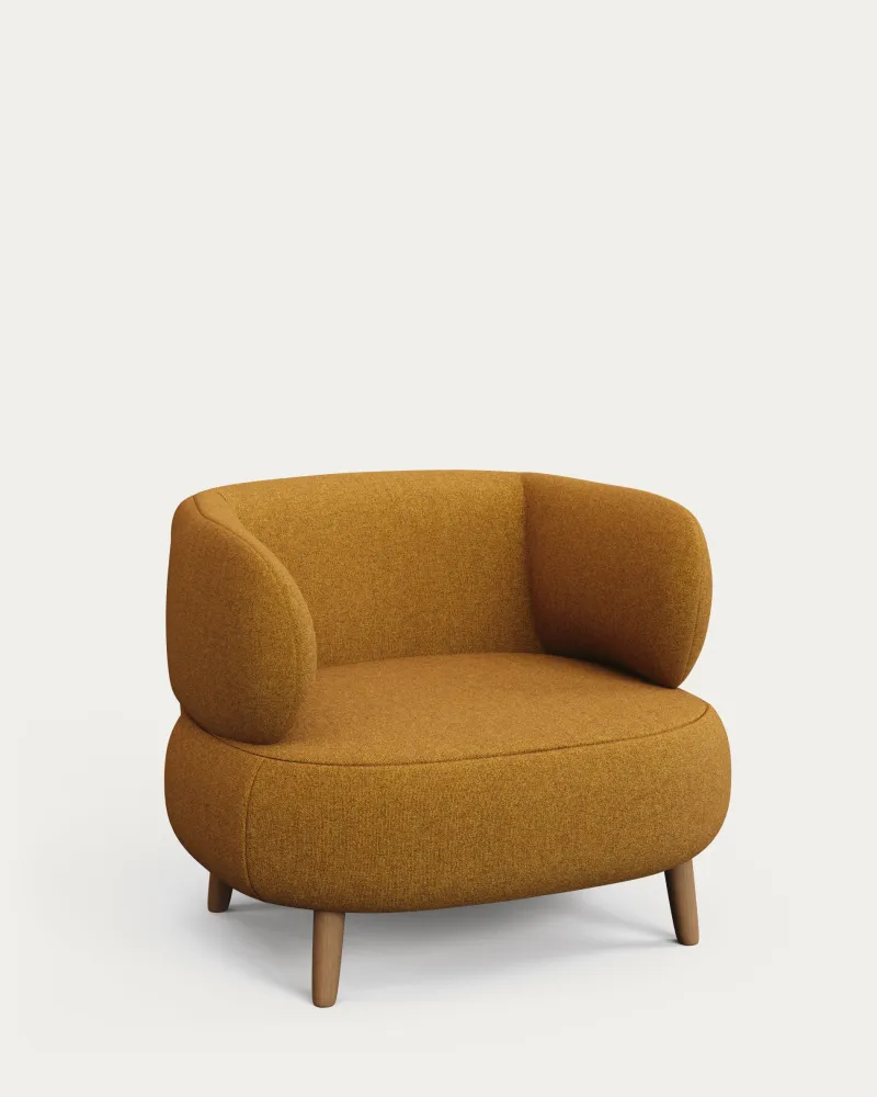 Poltrona Luisa finta pelle di agnello ignifuga giallo senape con gambe legno massello di faggio, 90 cm