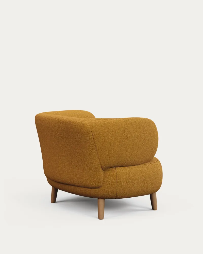 Poltrona Luisa finta pelle di agnello ignifuga giallo senape con gambe legno massello di faggio, 90 cm