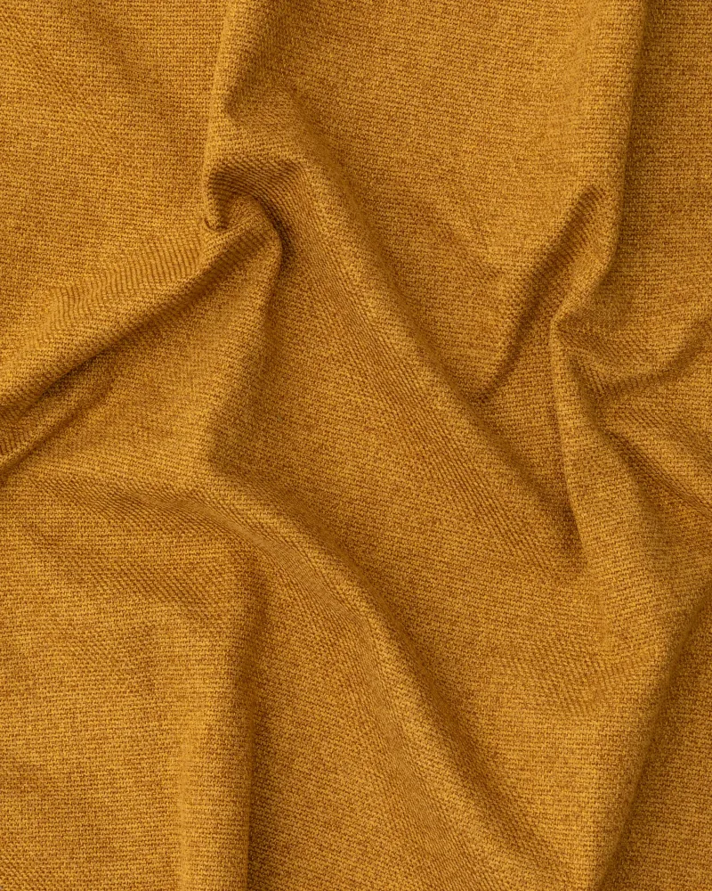 Poltrona Luisa finta pelle di agnello ignifuga giallo senape con gambe legno massello di faggio, 90 cm