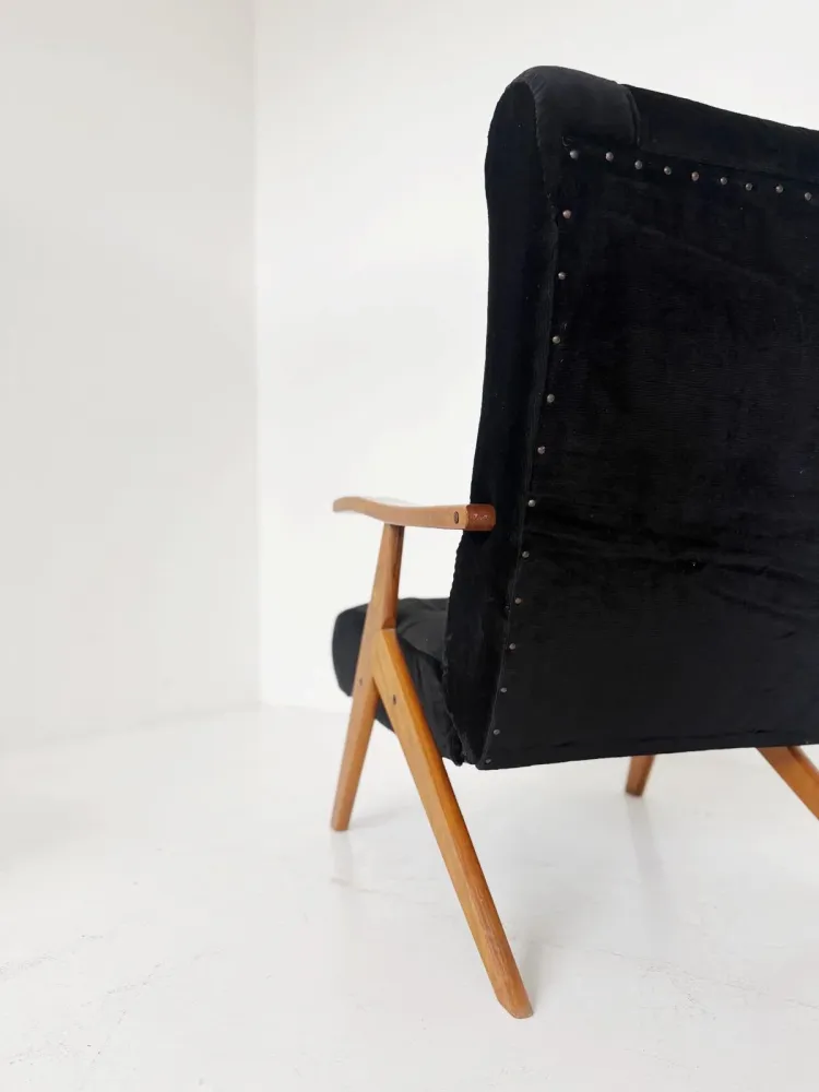 Poltrona reclinabile italiana legno massello e velluto nero, schienale alto, anni ’60