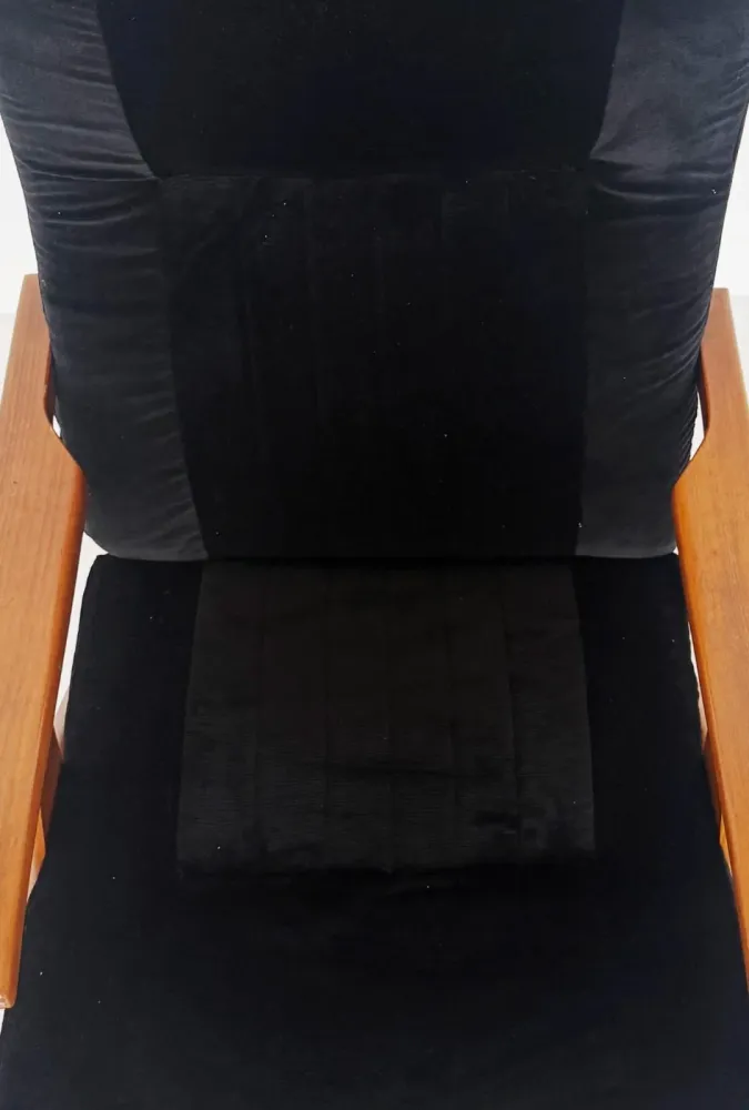 Poltrona reclinabile italiana legno massello e velluto nero, schienale alto, anni ’60