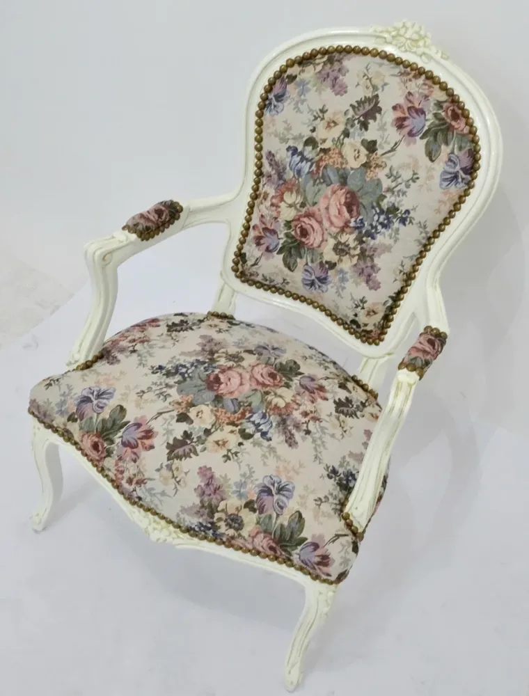 Poltrona stile luigi XVI legno bianco e rivestimento tessuto fiori cm 60x65x94h