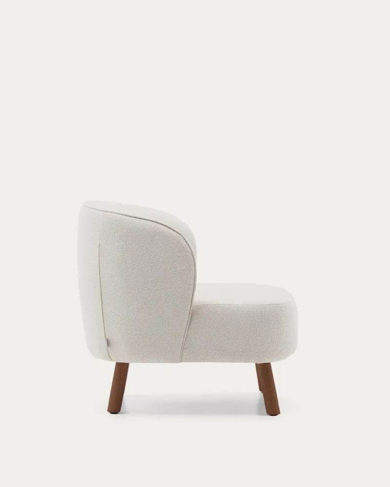 Poltrona Ulit ciniglia beige con gambe legno massello di frassino finitura noce