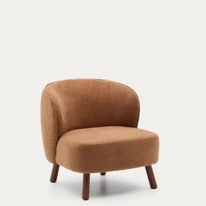 Poltrona Ulit ciniglia terracotta con gambe legno massello di frassino finitura noce