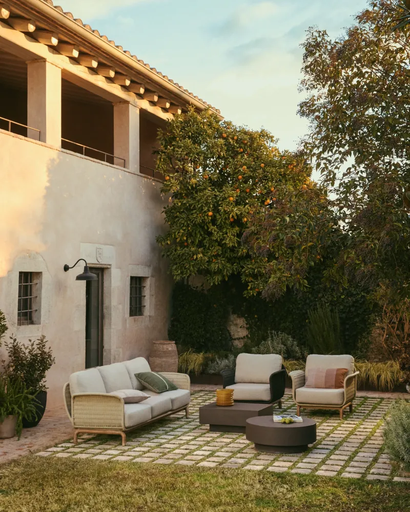 Poltroncina Alipa legno massello di acacia e corda grigio scuro, FSC 100 %