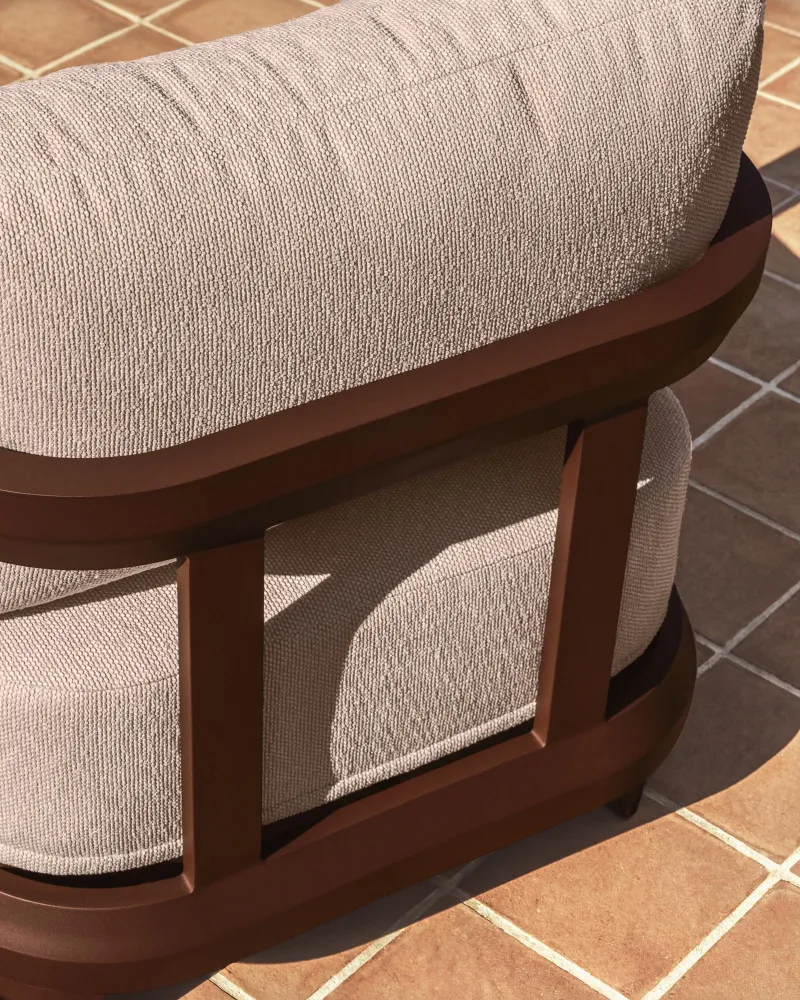 Poltroncina da esterno Nerano realizzata alluminio colore marrone