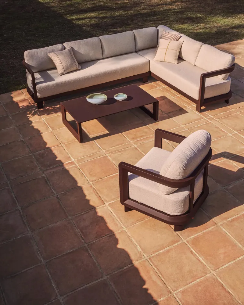 Poltroncina da esterno Nerano realizzata alluminio colore marrone