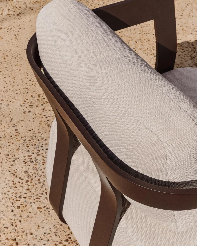 Poltroncina da esterno Tamaris realizzata alluminio di colore marrone