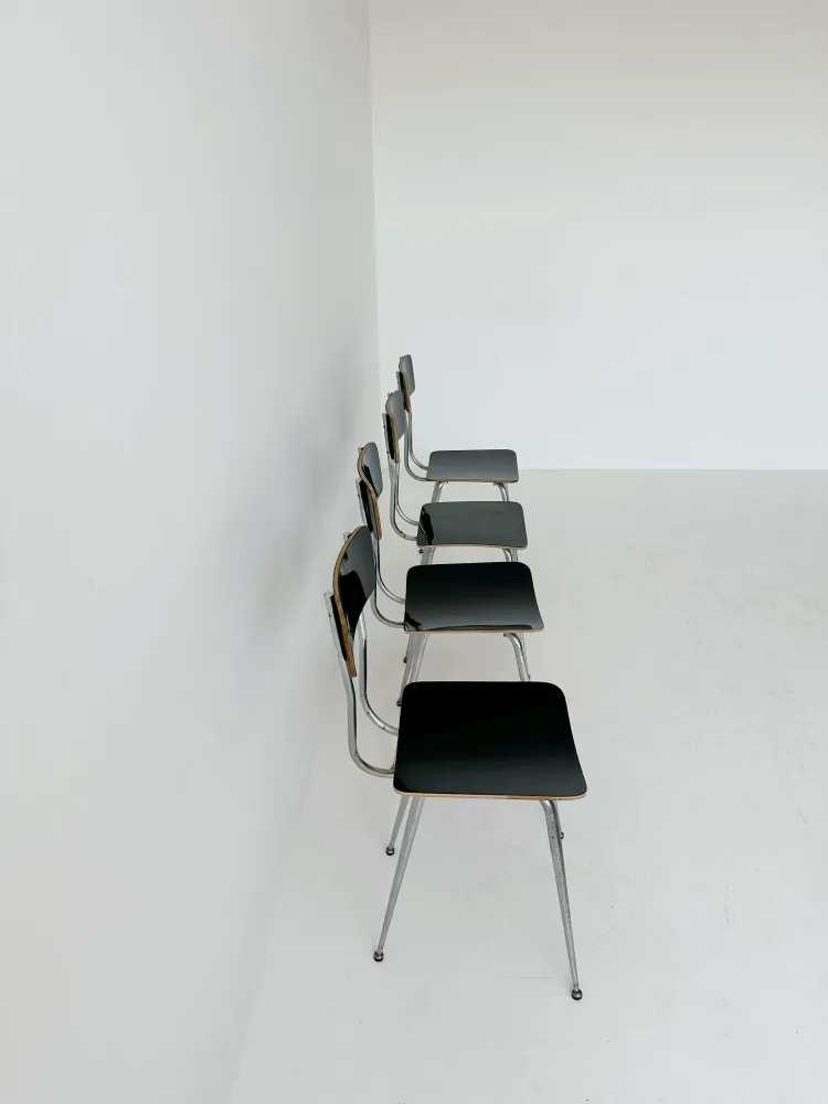 Quattro sedie formica