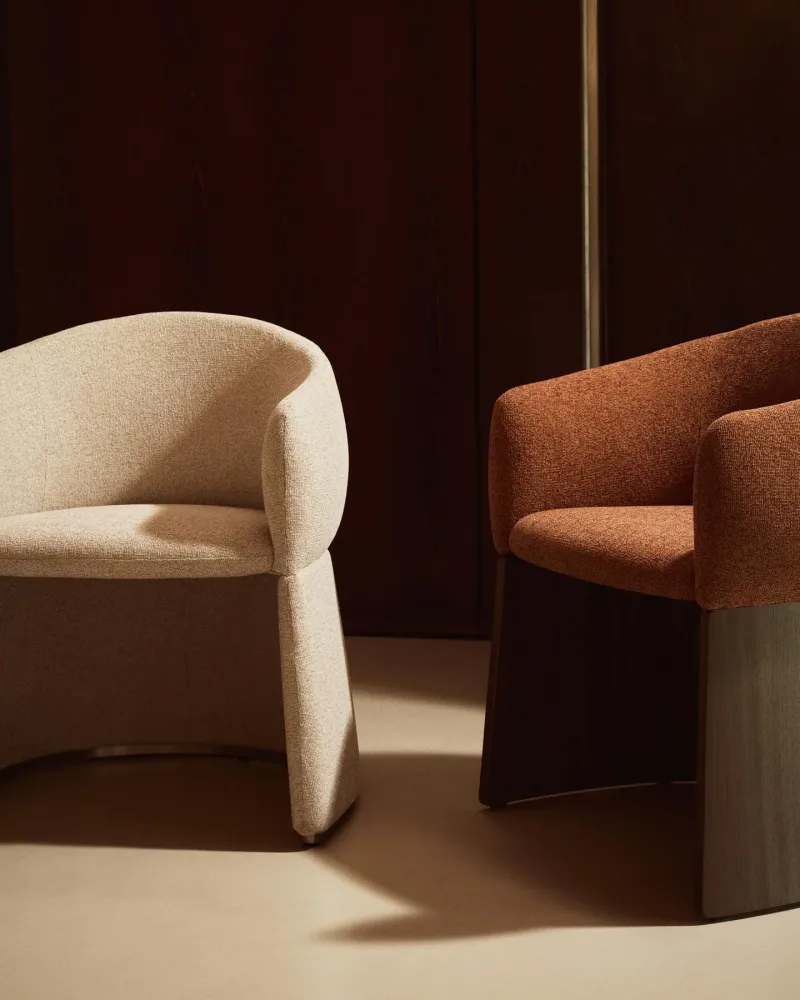Sedia Bosca con ciniglia terracotta e impiallacciatura noce FSC 100%